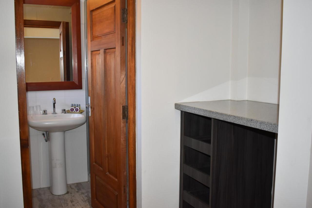 Hotel Boutique Vendimia Tarija Bagian luar foto